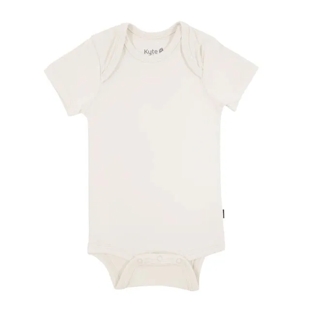 Kyte Baby Short Sleeve Bodysuit  in Oat