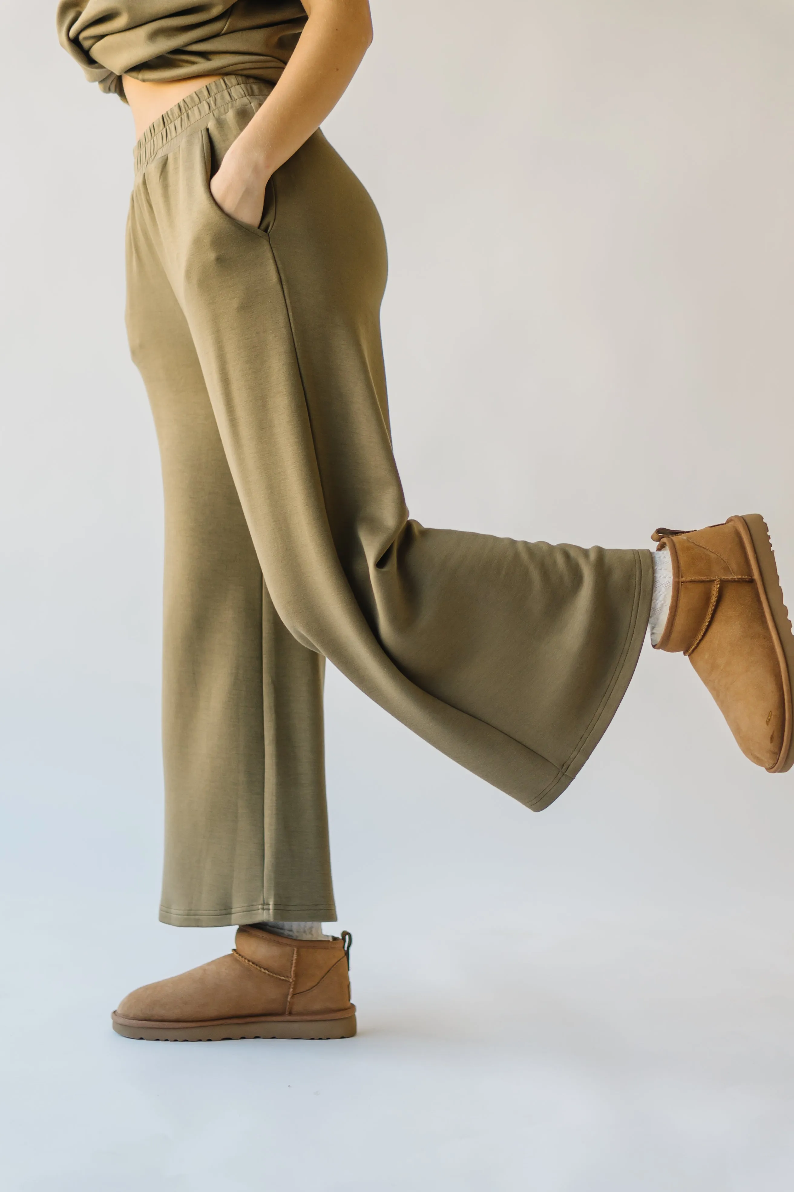 The Ronnie Basic Wide Leg Pant in Olive